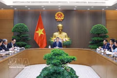 El primer ministro de Vietnam, Le Minh Hung, sostiene una conversación telefónica con su homólogo de Nueva Zelanda, Christopher Luxon (Fuente: VNA)