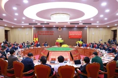 El primer ministro de Vietnam, Pham Minh Chinh, sosteiene una reunión con las autoridades de Quang Ngai para evaluar la situación del desarrollo socioeconómico local (Fuente: VNA)