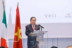 El presidente de la Asamblea Nacional de Vietnam, Tran Thanh Man, habla en el evento (Fuente: VNA)