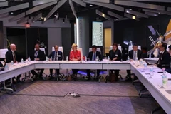 En la reunión entre la delegación vietnamita con representantes de Lockheed Martin (Fuente: VNA)