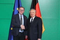 En el encuentro entre el vicepremier Nguyen Hoa Binh y el vicepresidente del Parlamento Federal de Alemania, Bodo Ramelow (Fuente: VNA)