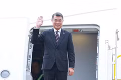 El primer ministro de Vietnam, Le Minh Hung, parte de Hanoi al frente de una delegación de alto nivel para asistir a la Cumbre conmemorativa por el 35.º aniversario de las relaciones entre la ASEAN y Rusia. Fuente: VNA