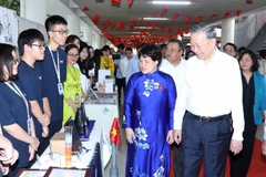 El secretario del Partido Comunista de Vietnam, To Lam, realiza una visita de trabajo para revisar el desarrollo del sector educativo en Hanoi (Fuente: VNA)