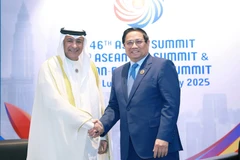 El primer ministro de Vietnam, Phạm Minh Chính (derecha) sostiene una reunión con el secretario general del Consejo de Cooperación del Golfo (CCG), Jasem Mohamed AlBudaiwi (Fuente: VNA)
