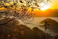 Amanecer en el paso de Keo Lom