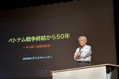 El periodista japonés Nakamura Goro habla en el evento (Fuente: VNA)