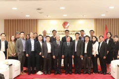 En una reunión entre las autoridades de Binh Duong y representantes de MiTAC (Fuente: VNA)