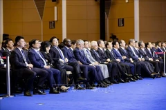 El primer ministro de Vietnam, Pham Minh Chinh, participa en la sesión plenaria de apertura de la 16.ª Reunión Anual de los Nuevos Campeones del FEM (Fuente: VNA)