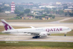 Un avión de Qatar Airways en el Aeropuerto Internacional de Noi Bai. (Foto: VNA)