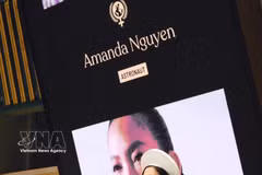 La oradora Amanda Nguyen, activista por los derechos de las mujeres y la primera mujer vietnamita-estadounidense en viajar al espacio, pronuncia un discurso. Foto: VNA
