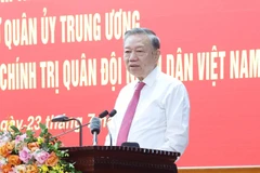 El secretario general del Partido Comunista de Vietnam (PCV) y secretario de la Comisión Militar Central, To Lam. habla en la reunión (Fuente: VNA)