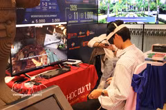 Espacio de exposición en la conferencia "Da Nang Semiconductor and High Technology 2026", organizada por el Comité Popular de la ciudad de Da Nang. Foto: VNA