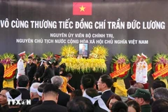 En la ceremonia de entierro del expresidente Tran Duc Luong (Fuente: VNA)