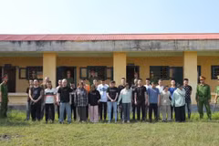 La Policía de la provincia centrovietnamita de Quang Tri desmantela una red de estafas y apropiación indebida de bienes a través de internet, operando de manera organizada y transnacional, deteniendo a 61 personas (Fuente: Ministerio de Seguridad Pública)