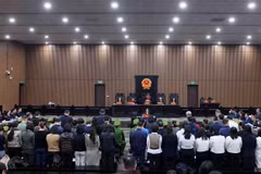 Escenas de la sesión judicial. Foto: VNA