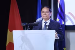 El primer ministro vietnamita, Pham Minh Chinh, habla en el foro (Fuente: VNA)