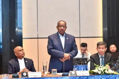 El presidente de la Asociación Asiática de Atletismo, Dahlan Jumaan Al Hamad, habla en el evento (Fuente: VNA)