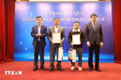 Presentan resultados de las pruebas de ADN de los restos de los soldados caídos a sus familiares. (Foto: VNA)