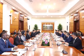 En la reunión (Fuente: VNA)