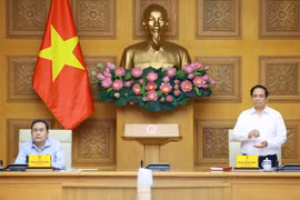 El primer ministro de Vietnam, Pham Minh Chinh, y el presidente de la Asamblea Nacional (Parlamento) del país, Tran Thanh Man, copresiden la cita (Fuente: VNA)