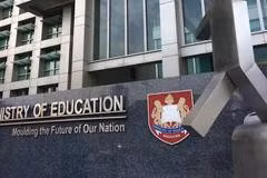 Singapur aumenta los salarios para retener al profesorado