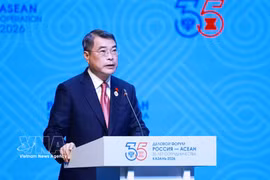 El primer ministro de Vietnam, Le Minh Hung, participa en la ceremonia inaugural del Foro Empresarial ASEAN-Rusia (Fuente: VNA)