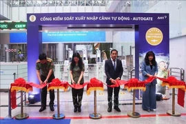 En la ceremonia de entrega del sistema Autogate en el Aeropuerto Internacional de Da Nang. (Foto: VNA)