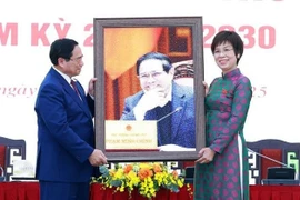 Premier vietnamita insta a la VNA a seguir defendiendo los intereses nacionales a través de la comunicación