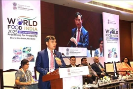 El consejero comercial de Vietnam en India, Bui Trung Thuong habla en el evento (Fuente: VNA)