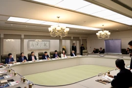 En la reunión entre el viceprimer ministro de Vietnam Nguyen Chi Dung y el alcalde de Nagoya, Hirosawa Ichiro (Fuente: VNA)