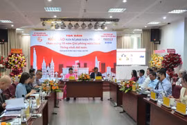 En el seminario titulado "Vietnamitas en el extranjero ofrecen sugerencias para el desarrollo de Ciudad Ho Chi Minh". (Foto: VNA)