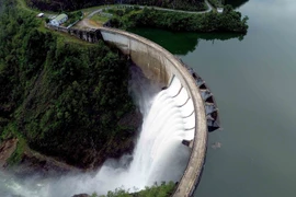 Majestuosa presa hidroeléctrica Nam Chien en provincia de Son La