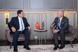 Con motivo de su asistencia a la 3.ª Cumbre dela ONU sobre los Océanos en Niza (Francia), el primer ministro Pham Minh Chinh se reunió con el rey Abdalá II bin Al-Hussein de Jordania. Foto: VNA