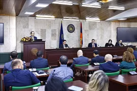 El presidente de la Asamblea Nacional, Tran Thanh Man, pronuncia un discurso en la Universidad Estatal de Ereván el 4 de abril. (Foto: VNA)