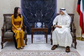 La viceministra de Relaciones Exteriores de Vietnam, Nguyen Minh Hang y el ministro adjunto de Asuntos Exteriores de Kuwait, Sameeh Issa Gohar Hayat (Fuente: VNA)