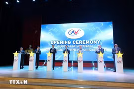 En la ceremonia (Fuente: VNA)