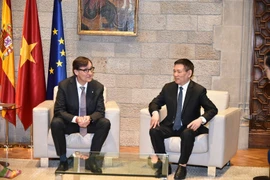 En el encuentro entre el viceprimer ministro de Vietnam, Ho Duc Phoc y Salvador Illa, presidente de la región de Cataluña (Fuente: VNA)
