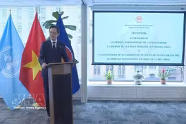 El embajador Do Hung Viet habla en la cita (Fuente: VNA)