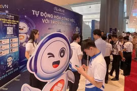 La inteligencia artificial (IA) o tecnología robótica debe desarrollarse de forma que sea práctica para la producción agrícola, el procesamiento de alimentos y otras industrias. Foto: Periódico Hanoi Moi