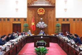 El primer ministro Pham Minh Chinh preside la reunión