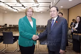 El presidente de la Asamblea Nacional de Vietnam, Tran Thanh Man y Anke Rehlinger, presidenta del Bundesrat alemán (Fuente: VNA))