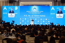El primer ministro Le Minh Hung interviene en la sesión inaugural del Tercer Foro del Futuro de la ASEAN. Foto: VNA.