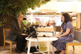 El académico tailandés Kavi Chongkittavorn en una entrevista concedida a corresponsales de la Agencia Vietnamita de Noticias (VNA) en Bangkok (Fuente: VNA)