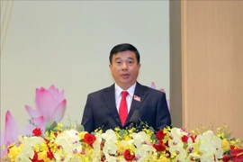 Y Thanh Ha Nie Kdam, secretario del Comité partidista de Lam Dong, habla en el evento (Fuente: VNA)