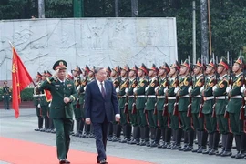 El secretario general del Partido Comunista de Vietnam, To Lam, visita la sede de la Región Militar 7 en Ciudad Ho Chi Minh (Fuente: VNA)