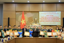 En la ceremonia de entrega de Certificados de Mérito (Fuente: VNA)