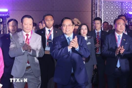 El premier Pham Minh Chinh asiste al Diálogo de Alto Nivel en la Cumbre Empresarial y de Inversión de la ASEAN (ABIS). Foto: VNA