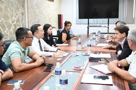 En el encuentro entre la delegación de la Televisión Vietnamita y el Instituto Cubano de Información y Comunicación Social (Fuente: VNA)