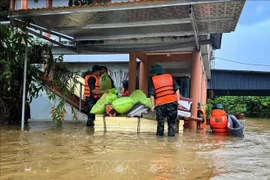 Ante el elevado nivel de las aguas, la Estación Meteorológica e Hidrológica de Bac Ninh ha emitido una advertencia sobre el riesgo de inundaciones (Fuente: VNA)