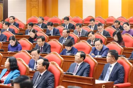 En el segundo día de trabajo del undécimo pleno del Comité Central del Partido Comunista de Vietnam (PCV) correspondiente al XIII mandato (Fuente: VNA)
